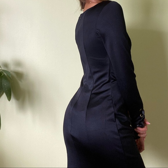 Black dress - Picture 3 of 5